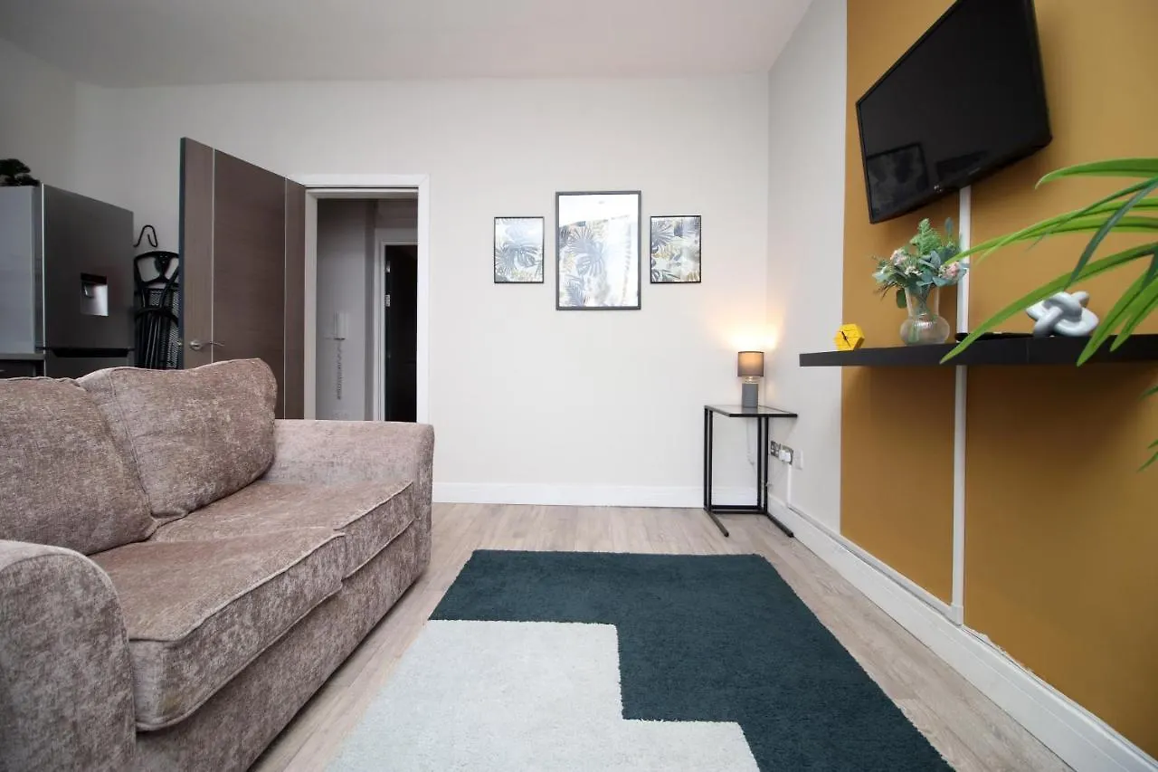 New 1 Bed Flat Next To Roath Park W/Street Parking Apartment Cardiff