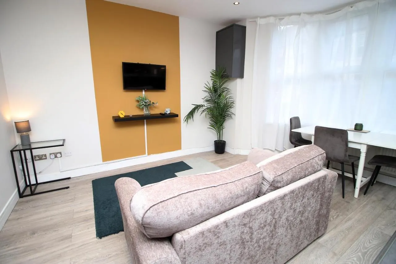 New 1 Bed Flat Next To Roath Park W/Street Parking Apartment Cardiff